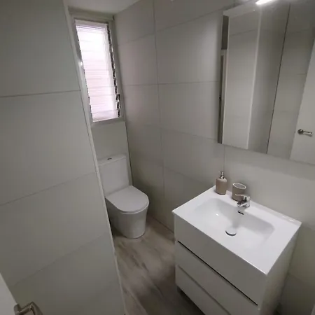 Apartment El Caprichito - Fantastico Piso Reformado A 20 Metros De La Playa Almeria