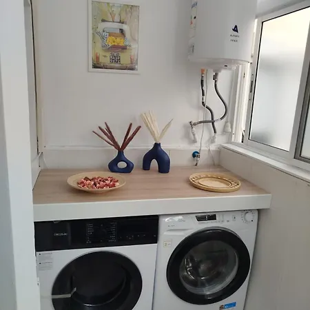 Apartment El Caprichito - Fantastico Piso Reformado A 20 Metros De La Playa Almeria