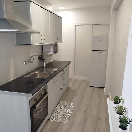 El Caprichito - Fantastico Piso Reformado A 20 Metros De La Playa * Almeria