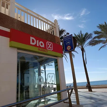 El Caprichito - Fantastico Piso Reformado A 20 Metros De La Playa * Almeria