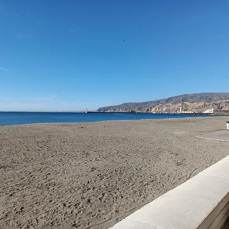 El Caprichito - Fantastico Piso Reformado A 20 Metros De La Playa Apartment Almeria