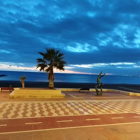 El Caprichito - Fantastico Piso Reformado A 20 Metros De La Playa Apartment Almeria