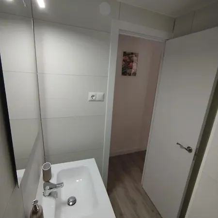 Apartment El Caprichito - Fantastico Piso Reformado A 20 Metros De La Playa Almeria